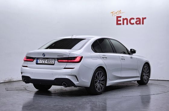 BMW 3-Series 320i M Sport — пробег 107 132 км — фото 2 из 5