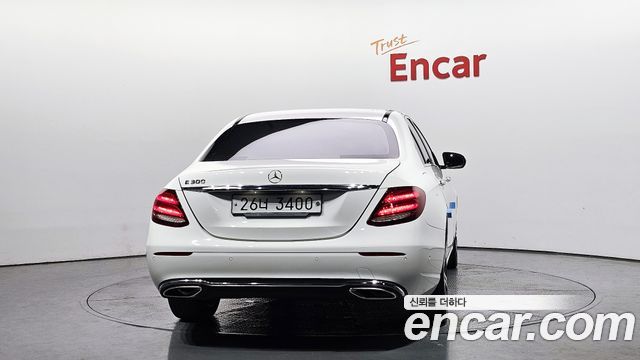 Mercedes-Benz E-Class из Кореи Encar