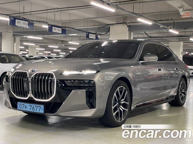 BMW i7 eDrive 50 M Sport — пробег 48 152 км — фото 1 из 5