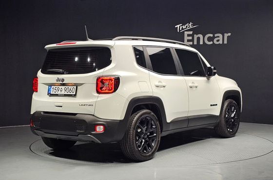 Jeep Renegade 1.3 Limited — пробег 4 777 км — фото 2 из 5
