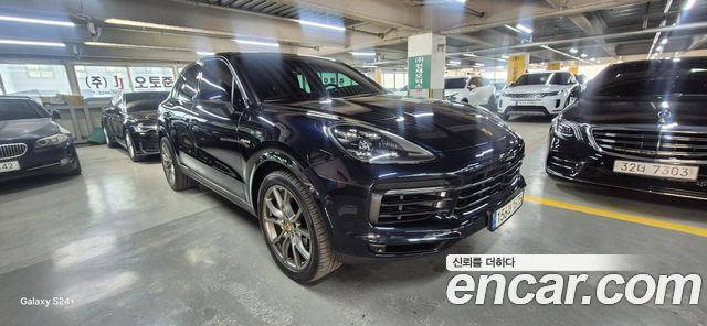Porsche Cayenne 3.0 E-Hybrid — пробег 71 000 км — фото 1 из 5