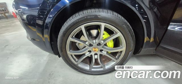 Porsche Cayenne 3.0 E-Hybrid — пробег 71 000 км — фото 5 из 5
