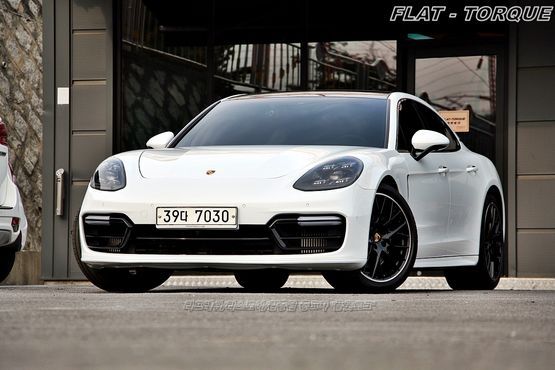 Porsche Panamera 4.0 GTS — пробег 73 780 км — фото 1 из 5
