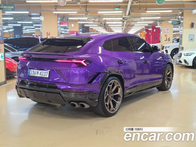 Lamborghini Urus из Кореи Encar