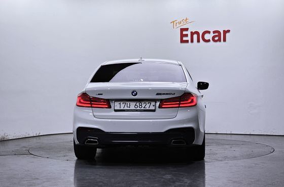 BMW 5-Series 520d xDrive M Sport Package Plus — пробег 121 574 км — фото 4 из 5