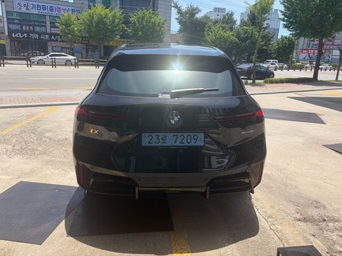 BMW iX xDrive45 M Sport — пробег 524 км — фото 4 из 5