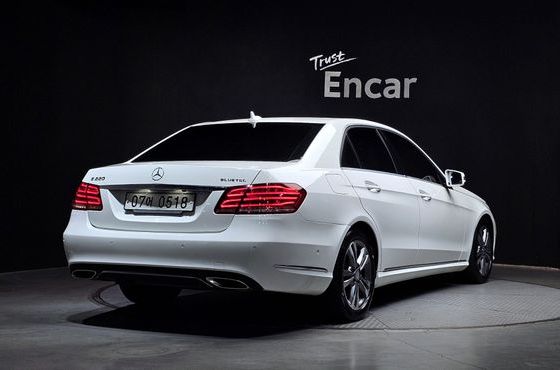 Mercedes-Benz E-Class E220 Bluetec Avantgarde — пробег 115 976 км — фото 2 из 5