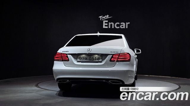 Mercedes-Benz E-Class E220 Bluetec Avantgarde — пробег 115 976 км — фото 4 из 5