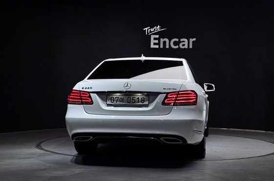 Mercedes-Benz E-Class E220 Bluetec Avantgarde — пробег 115 976 км — фото 4 из 5