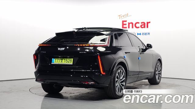 Cadillac Lyriq из Кореи Encar