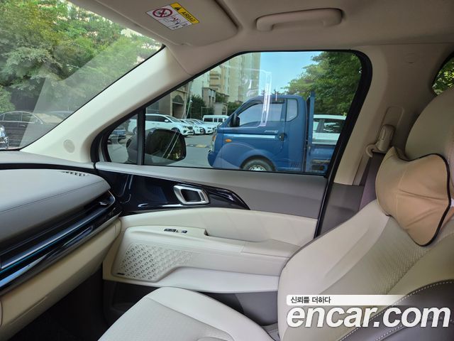 Kia Carnival Hev 9 Seater X Line — пробег 8 500 км — фото 2 из 5