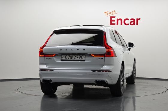 Volvo XC60 D5 Inscription — пробег 173 174 км — фото 4 из 5