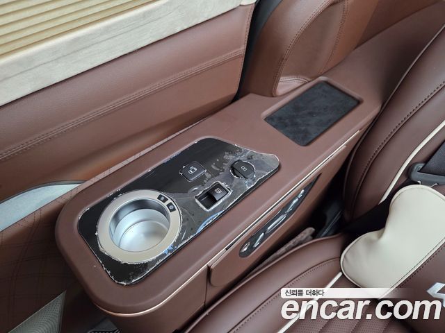 Kia Carnival HEV 7-Seater Hi-Limousine (Special vehicle) — пробег 400 км — фото 5 из 5