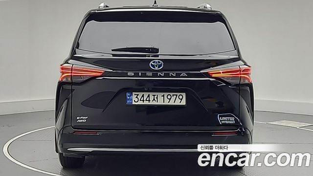Toyota Sienna 2.5 Hybrid AWD — пробег 96 494 км — фото 4 из 5