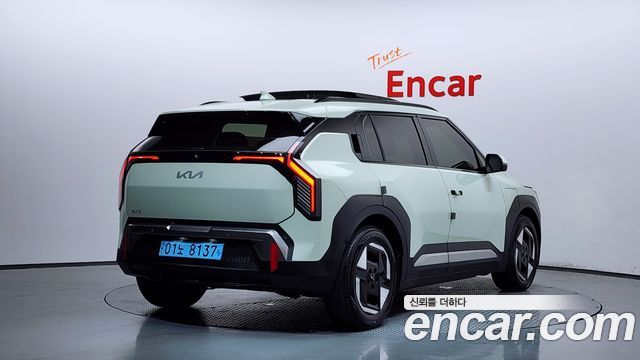 Kia EV3 Standard 2WD Earth — пробег 24 405 км — фото 2 из 5