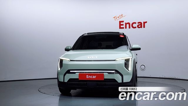 Kia EV3 Standard 2WD Earth — пробег 24 405 км — фото 3 из 5