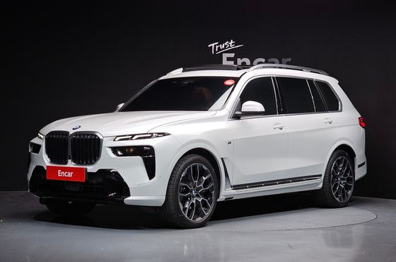 BMW X7 xDrive 40i M Sport 6STR — пробег 7 319 км — фото 1 из 5