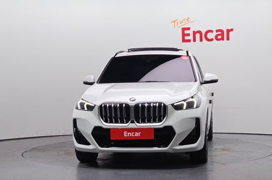 BMW X1 xDrive 20i M Sport — пробег 18 352 км — фото 3 из 5