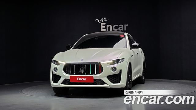 Maserati Levante из Кореи Encar