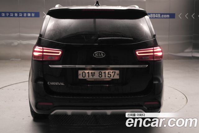 Kia Carnival из Кореи Encar
