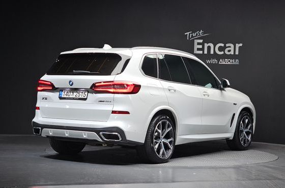 BMW X5 xDrive 45e M Sport — пробег 49 813 км — фото 2 из 5