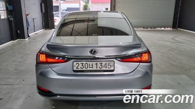 Lexus ES Executive — пробег 45 266 км — фото 3 из 5