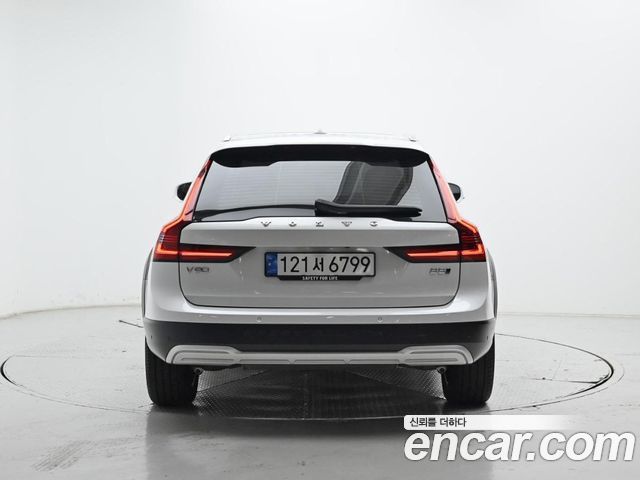 Volvo V90 B5 Ultimate AWD — пробег 14 833 км — фото 4 из 5