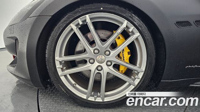 Maserati GranTurismo из Кореи Encar