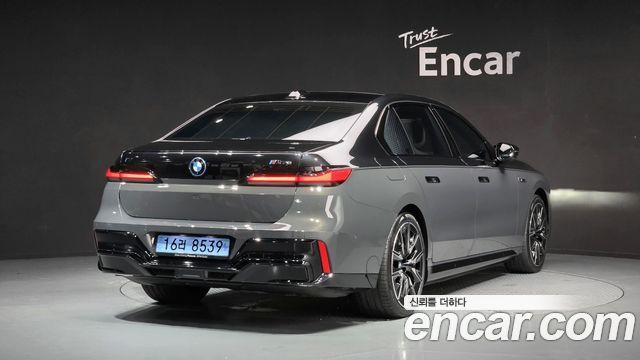 BMW i7 M70 xDrive M Performance — пробег 16 228 км — фото 2 из 5