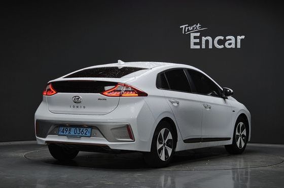 Hyundai Ioniq Q — пробег 93 749 км — фото 2 из 5
