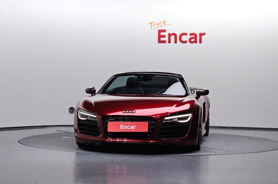 Audi R8 5.2 V10 Spyder — пробег 82 070 км — фото 3 из 5