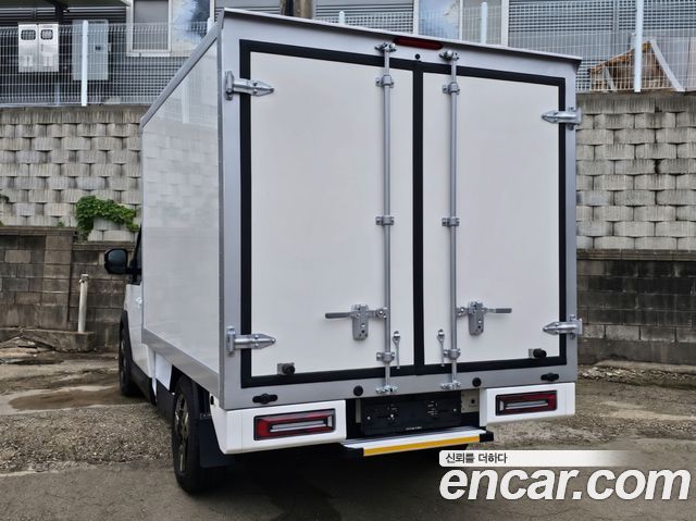 Kia PV5 из Кореи Encar