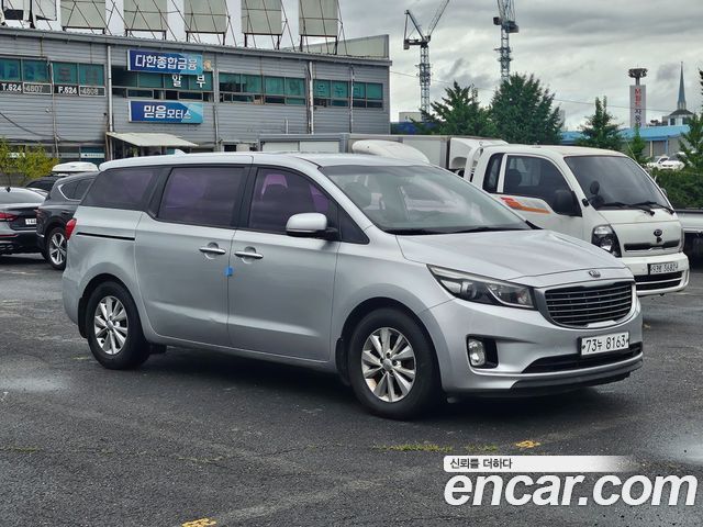 Kia Carnival 11-seater Deluxe — пробег 192 800 км — фото 2 из 5