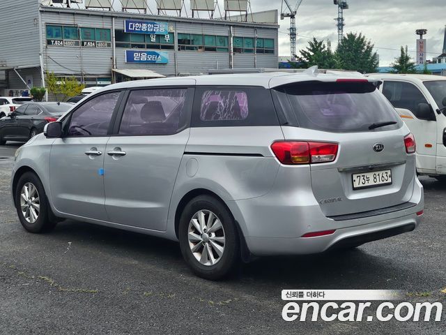 Kia Carnival 11-seater Deluxe — пробег 192 800 км — фото 5 из 5