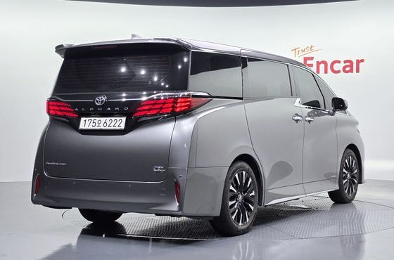 Toyota Alphard 2.5 HEV Executive AWD — пробег 9 613 км — фото 2 из 5