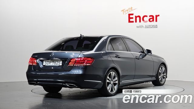 Mercedes-Benz E-Class E300 4MATIC Avantgarde — пробег 154 007 км — фото 2 из 5