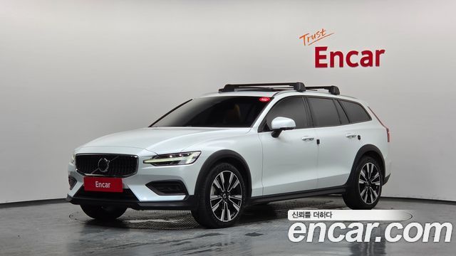 Volvo V60 B5 AWD — пробег 38 604 км — фото 1 из 5