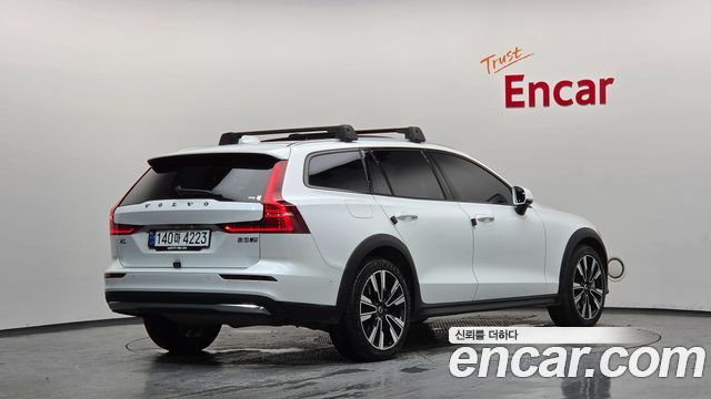 Volvo V60 B5 AWD — пробег 38 604 км — фото 2 из 5