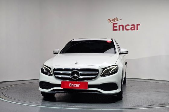 Mercedes-Benz E-Class E300 4MATIC Avnatgarde — пробег 51 392 км — фото 3 из 5