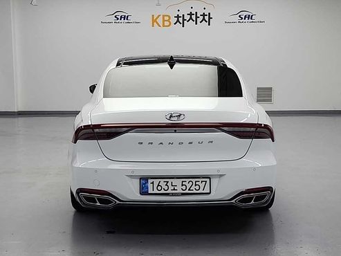 Hyundai Grandeur 2.5 Calligraphy — пробег 28 984 км — фото 3 из 5