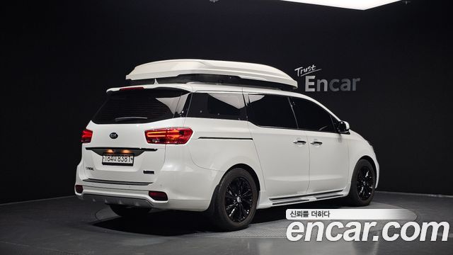 Kia Carnival 9-Seater Outdoor Prestige — пробег 56 420 км — фото 2 из 5
