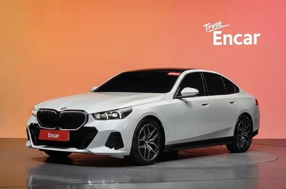 BMW 5-Series 520i Special Edition — пробег 14 961 км — фото 1 из 5