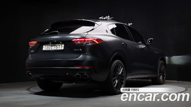 Maserati Levante из Кореи Encar