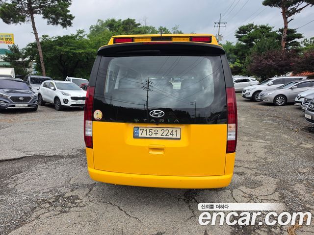 Hyundai Staria L3.5  Kinder Safety Car 11-Seater — пробег 118 279 км — фото 4 из 5
