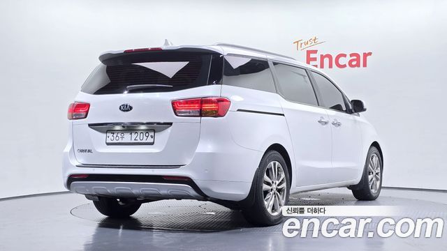 Kia Carnival из Кореи Encar