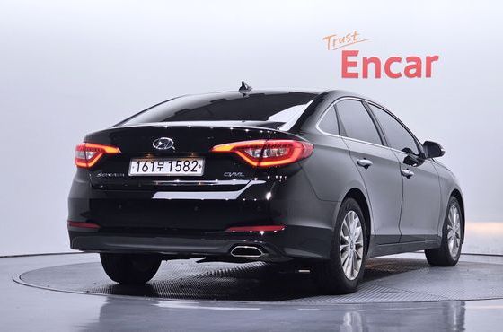 Hyundai Sonata 2.0 Smart Special — пробег 122 879 км — фото 2 из 5