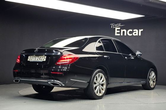 Mercedes-Benz E-Class E220d 4MATIC Exclusive — пробег 291 477 км — фото 2 из 5