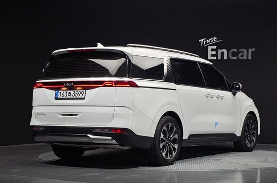 Kia Carnival 9-Seater Signature — пробег 83 540 км — фото 2 из 5
