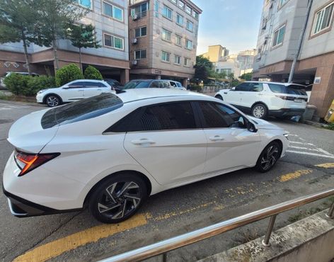 Hyundai AVANTE Inspiration — пробег 7 174 км — фото 3 из 5
