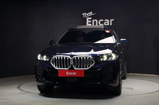 BMW X6 xDrive40i M Sport — пробег 15 182 км — фото 3 из 5